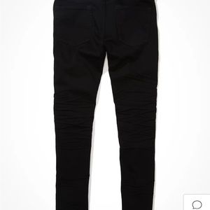 BRAND NEW (all tags) black American Eagle jeans 32 W x 32 L
